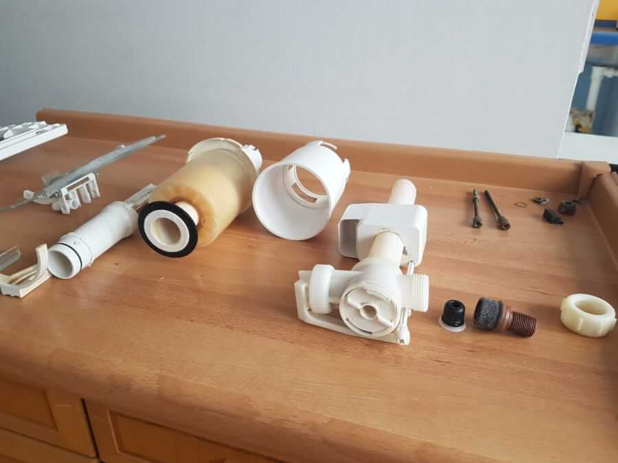 Spühlkasten Geberit selber repariert mit Säure entkalkt von der Apotheke